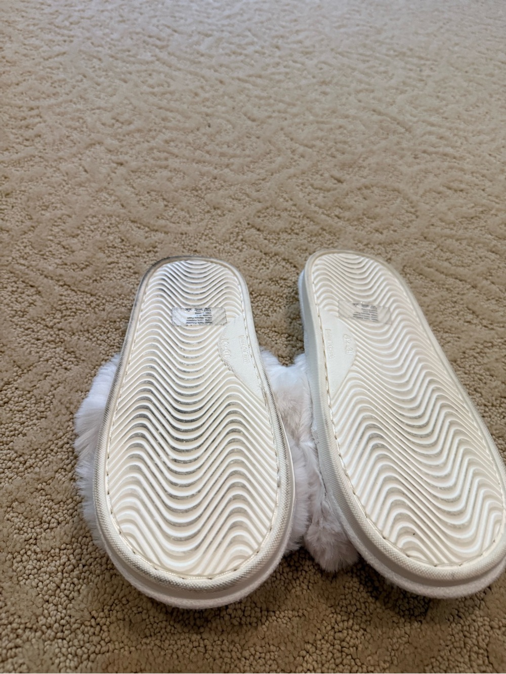 Slippers - Picture 2 of 4
